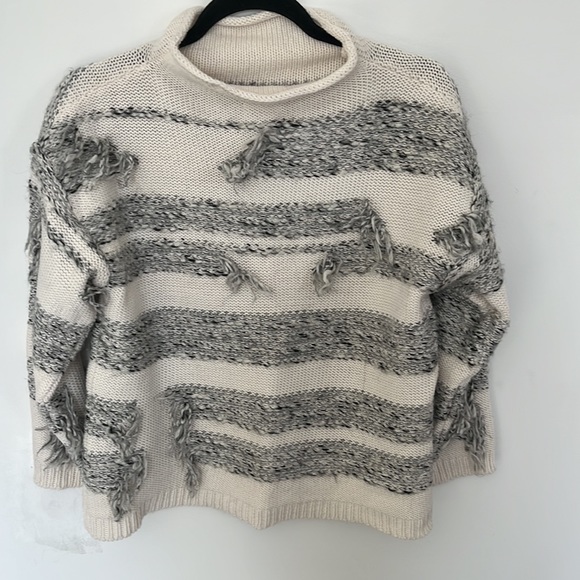Lou & Grey Fringe BOHO Sweater Mock Neck Knit Size S - Picture 4 of 6
